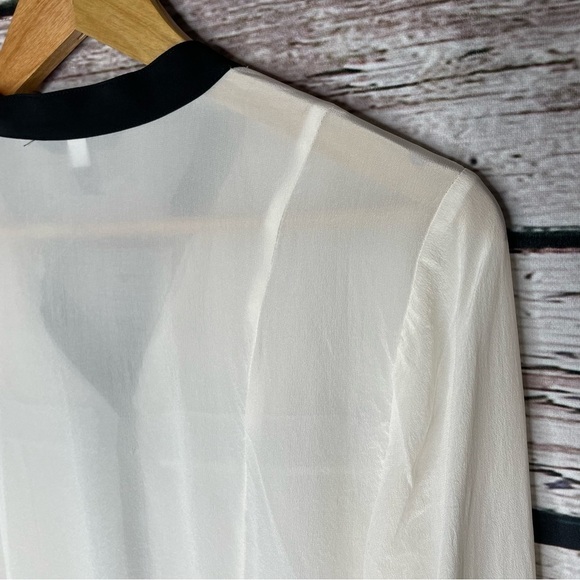 Victoria’s Secret Silk Button Down Blouse Ivory Black Size Small 2013 Rare Find! - Picture 4 of 15